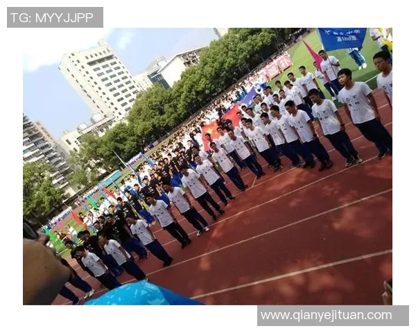 球星壁挂足球点亮激情绿茵空间彰显运动风采与收藏价值